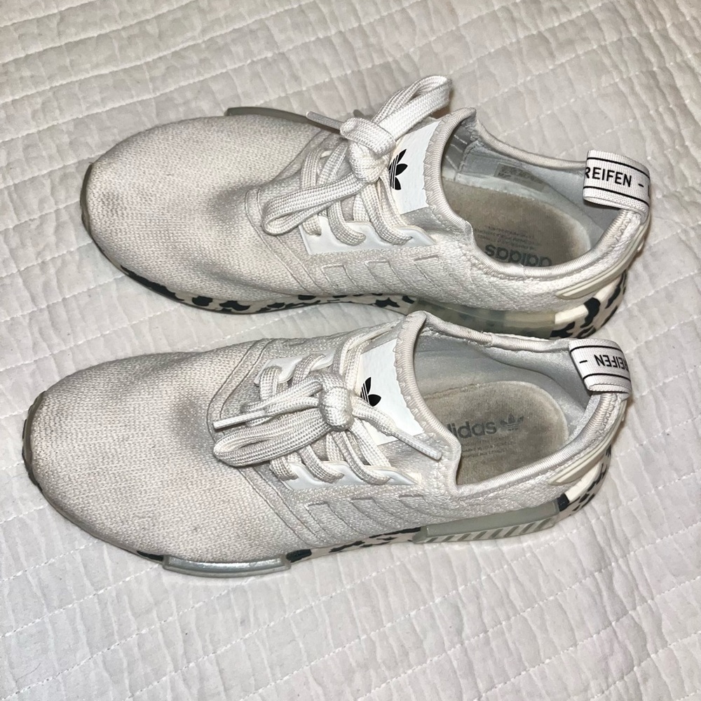 NMD R1 - Picture 3 of 4